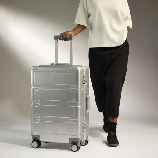Pristina | Hardshell Suitcase with 360° Spinner Wheels | Durable Carry On Luggage for Organised Travel Terori